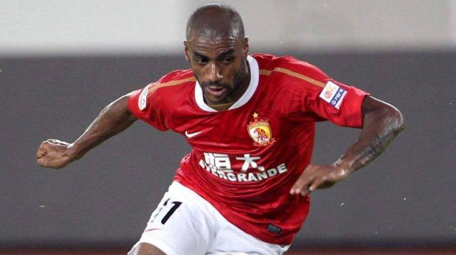 阿扎伦卡新星爆冷表现突出，日本队前途光明！引发球迷热议的简单介绍