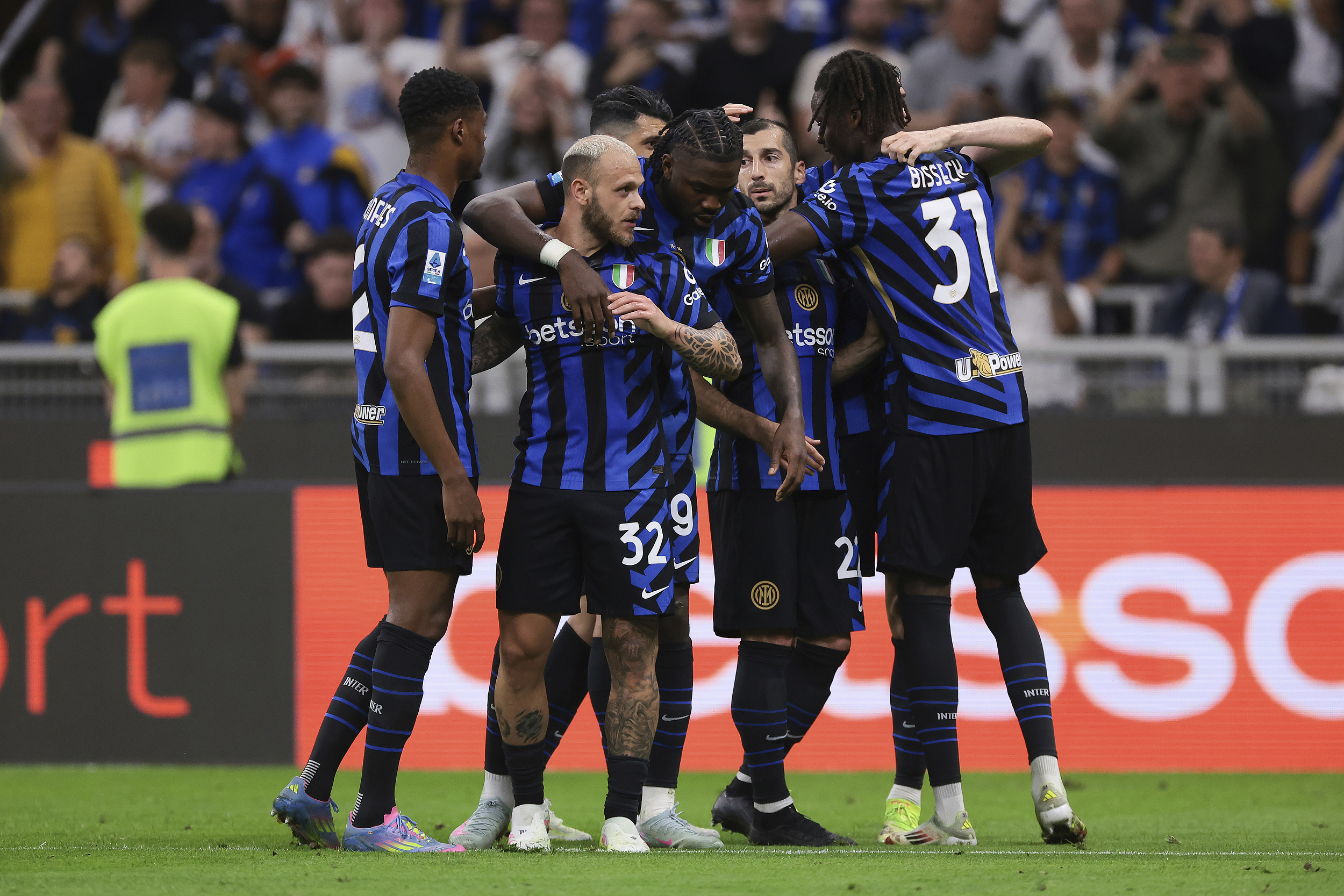 乐鱼-包含国际比赛日法甲传出新动向，AC米兰队长鼓劲，管理层表态——更衣室稳定，赛程密集仍需轮换的词条-乐鱼